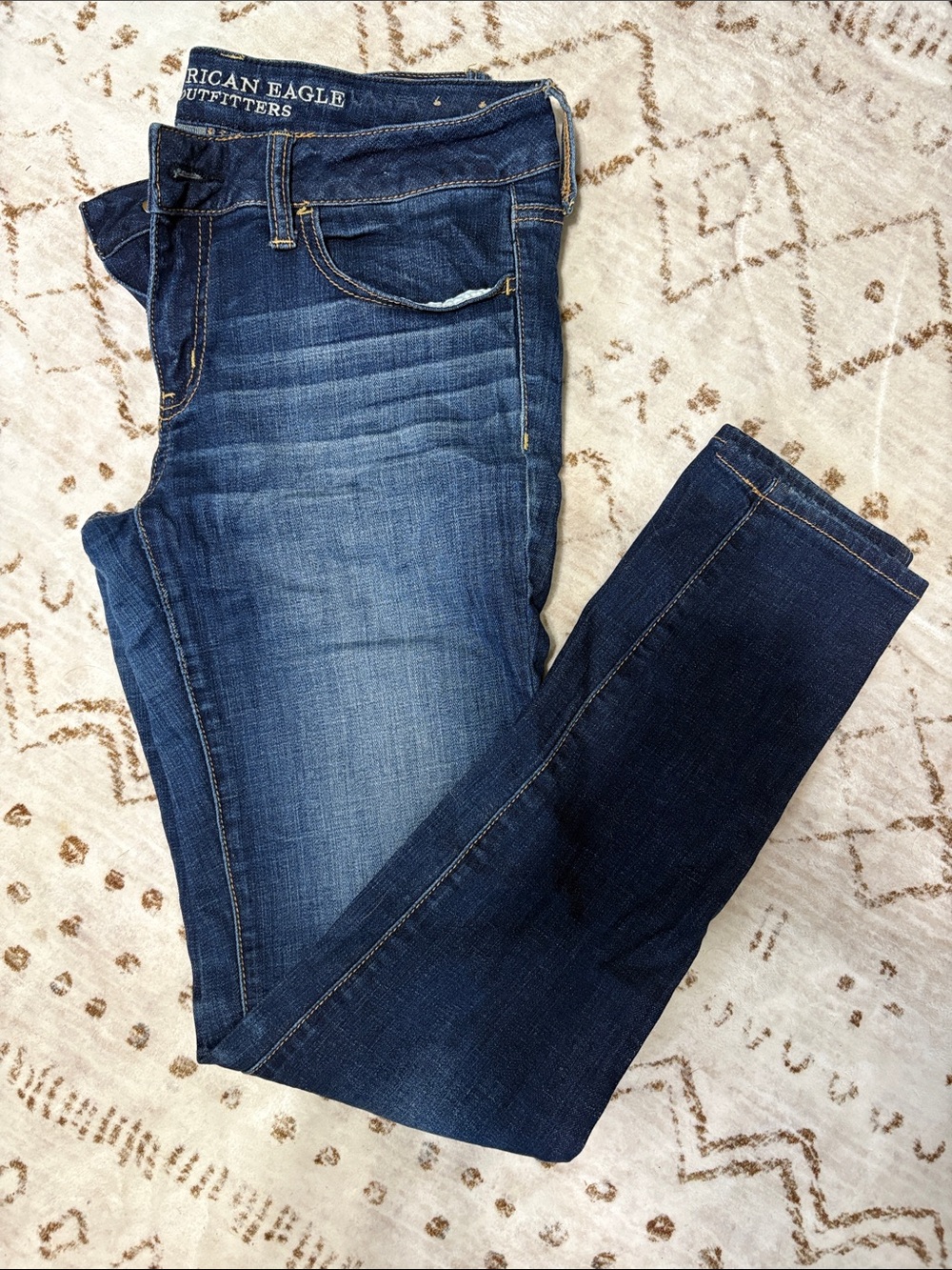 American Eagle Outfitters Blue Skinny Jeans with Faded front 6 LONG